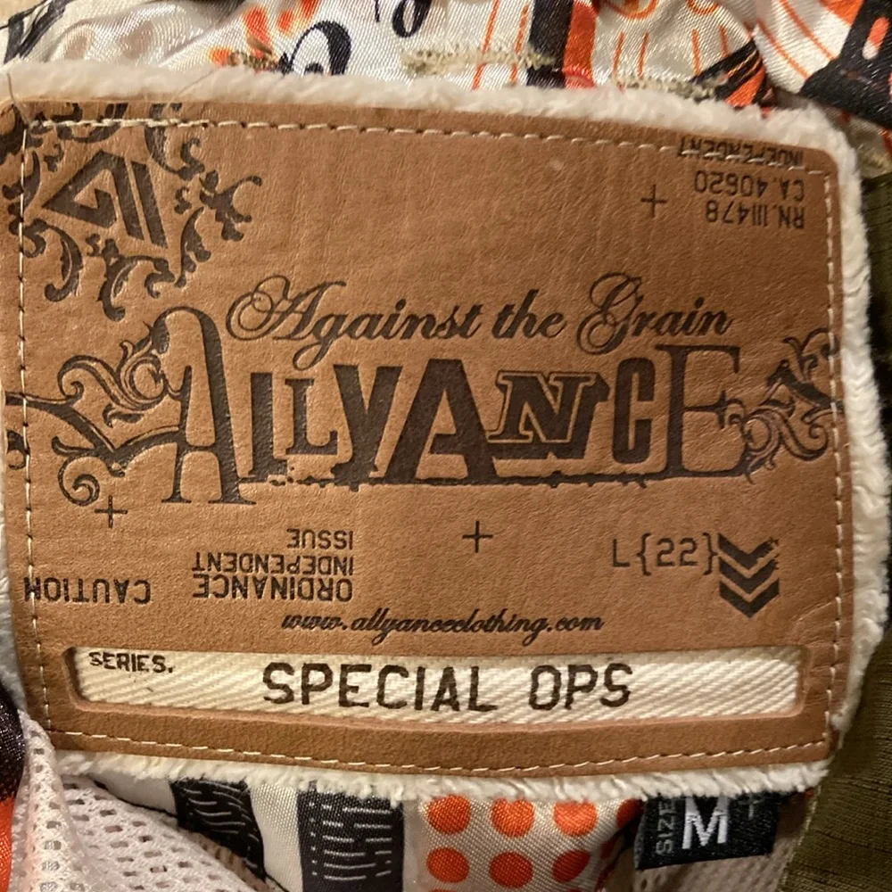 Boys Medium Olive Green Against the Grain Allyance Snow board pants - Picture 4 of 16